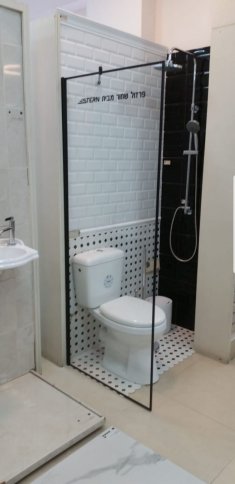 קיר זכוכית מעוצב לחדר האמבטיה "אופן ספייס" מבית שטרן מקלחונים